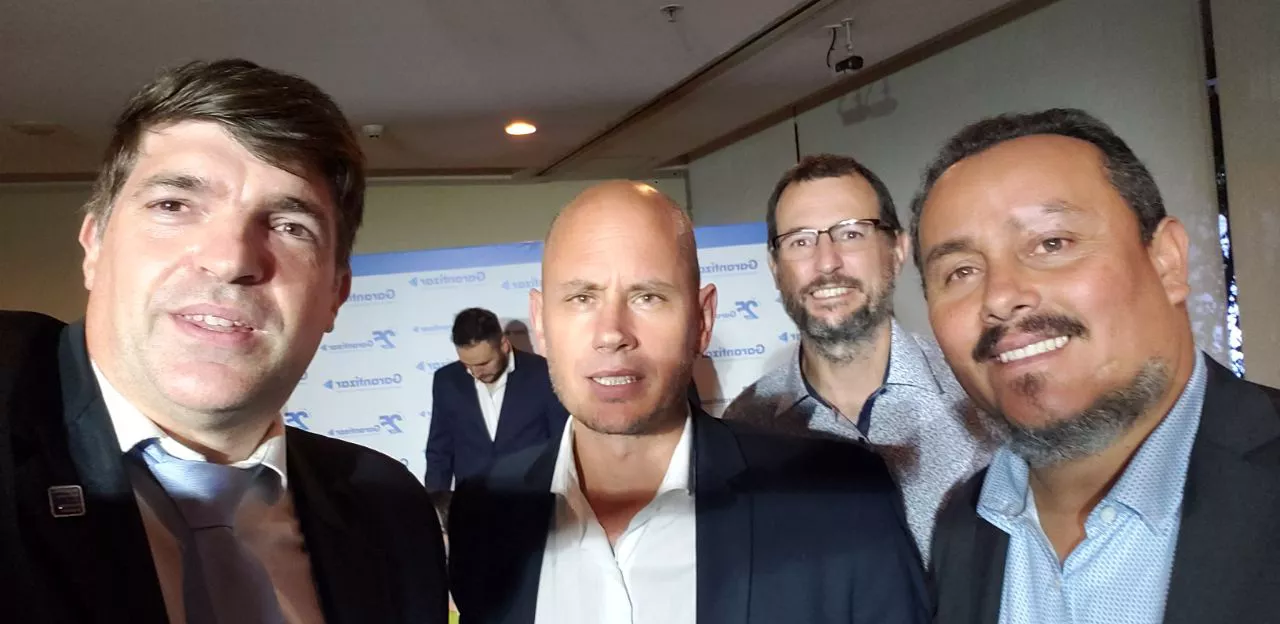 photo5039611456173222544