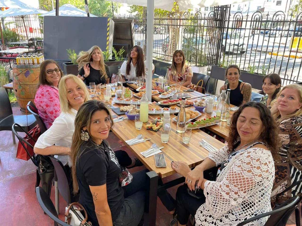 photo4990150561252879145