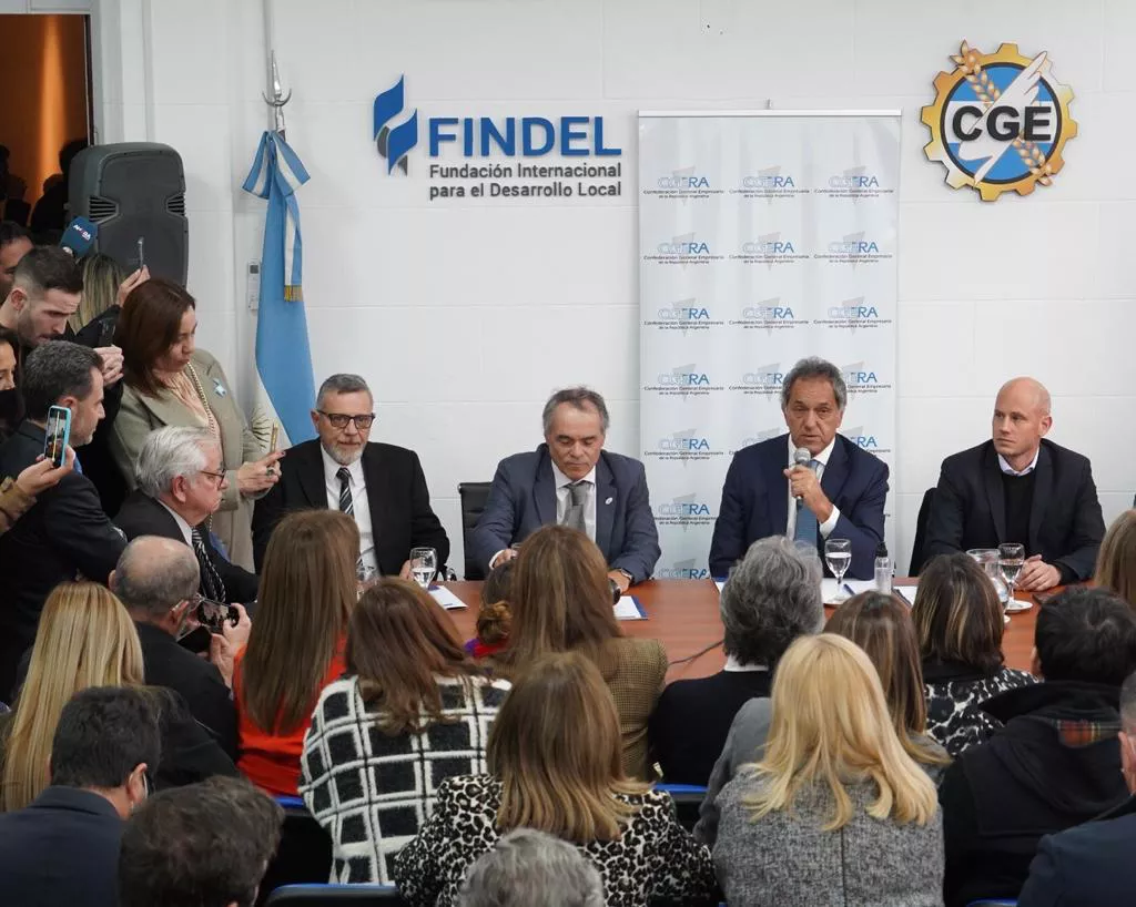 Scioli junto a sus Secretarios