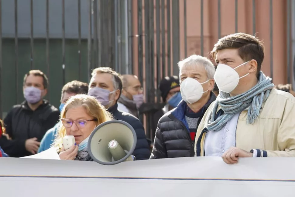 e15286a3-4681-4013-bdf3-bdf225b5cb41