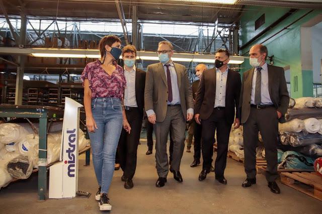 Anuncio línea de créditos mayra mendoza matias kulfas guillermo merediz eduardo heker